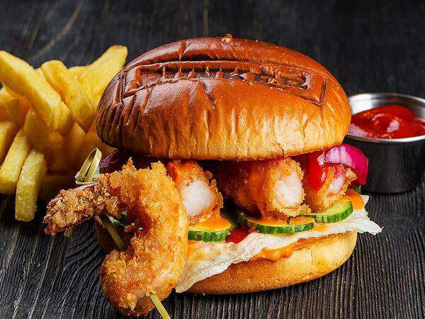 BUNKER - Бургер с креветками и соусом Тай