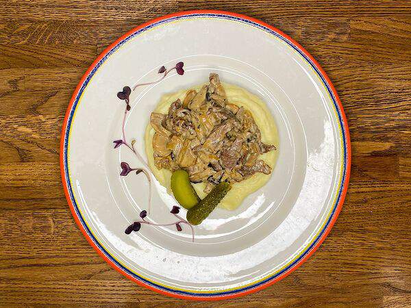 Учительская - Бефстроганов с картофельным пюре