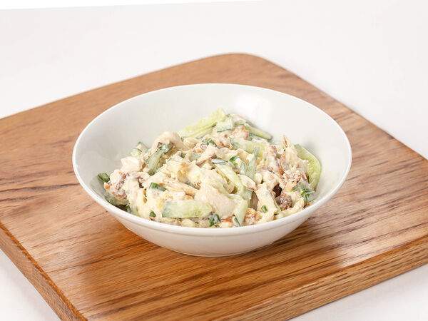 Югославия гриль - Салат с куриной грудкой