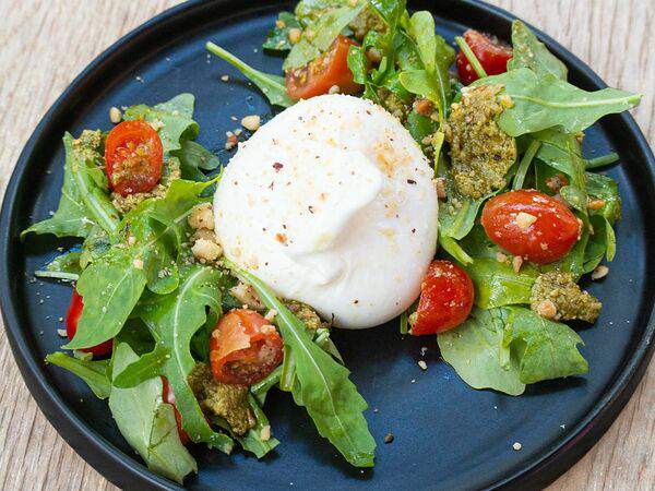 Saint Americano - Салат с бурратой