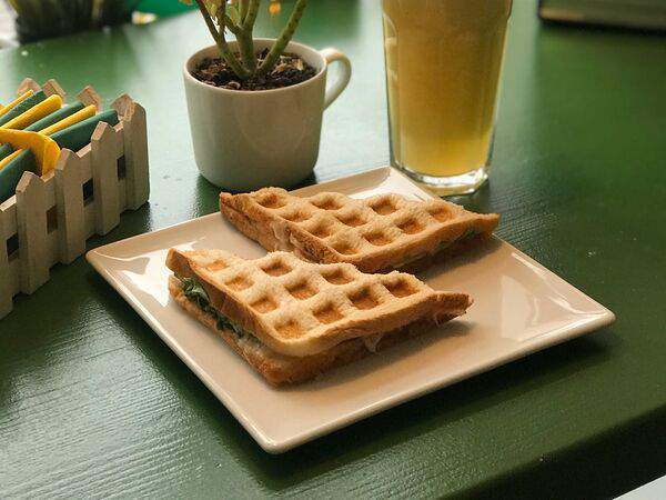 Станция Фруктовая - Горячий сэндвич с авокадо