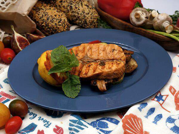 Кафе-пекарня Susser - Филе семги с овощами гриль