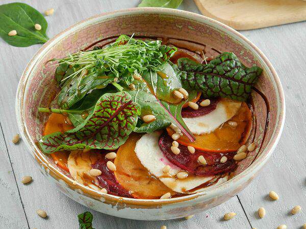 Мархаба - Легкий салат со сладкой хурмой