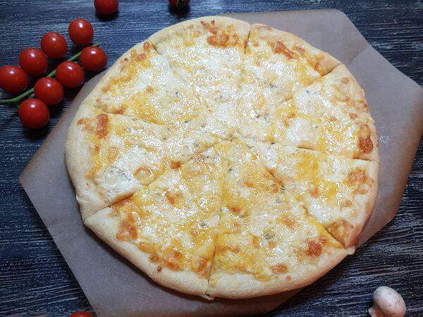 Wok & Roll - Пицца Четыре сыра