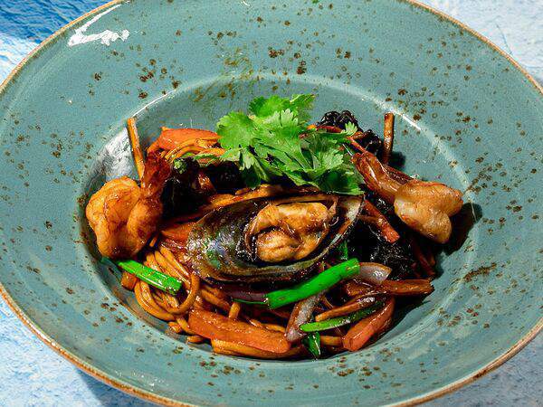 Джонни Ву - Рисовая лапша в соусе Том Ям