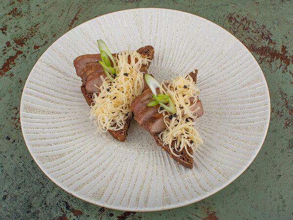 Гастроном - Тост с сыром и свининой