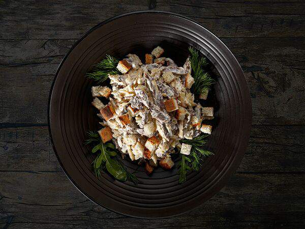 Kinza House - Салат данко с сухарями