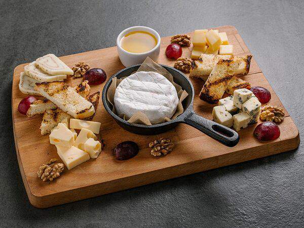 Белуга - Ассорти сырное