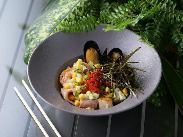 Dong po - Донбури с морепродуктами и сальсой из манго