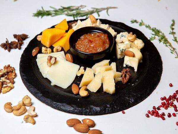 Холодец - Ассорти сыров