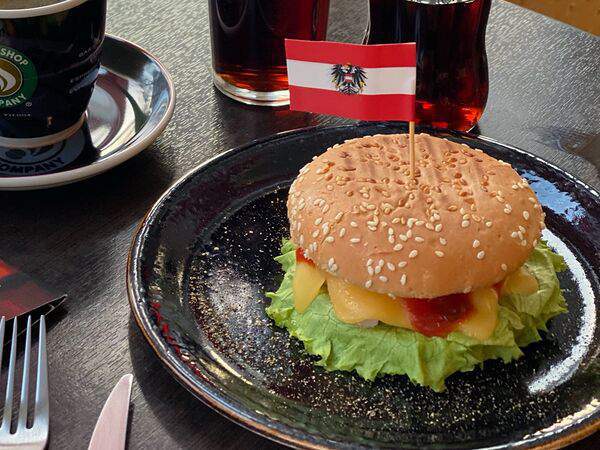 Coffeeshop company - Бургер с курицей