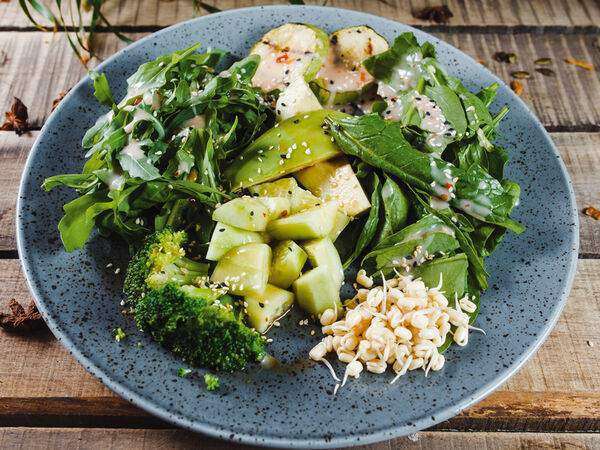 Томми Lee - Салат Авокадо, руккола, шпинат