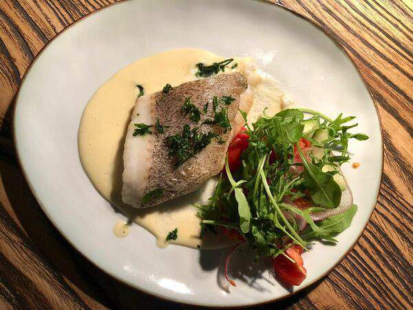 Угли - Палтус с соусом из печеного чеснока