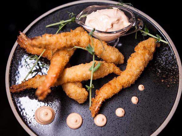 Loft Cafe - Креветки темпура с спайси соусом