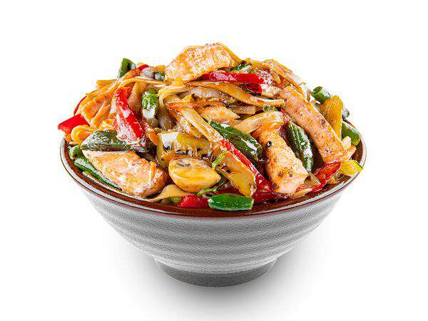 Белый рис - Удон с лососем в сливочном соусе