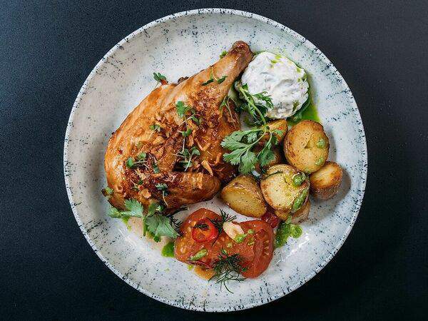 Прага - Цыпленок корнишон с маринованными томатами