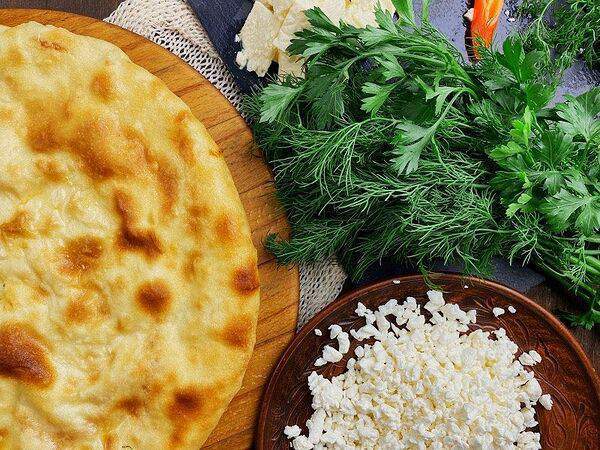 Осетинские пироги - Пирог с творогом, сыром и зеленью