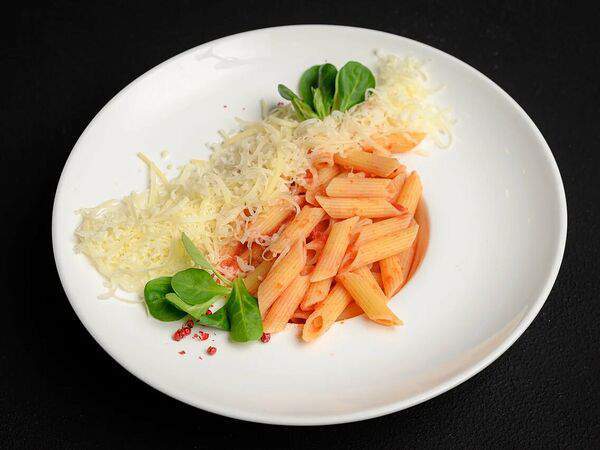 Урал Тау на Гоголя - Пенне с томатами и базиликом