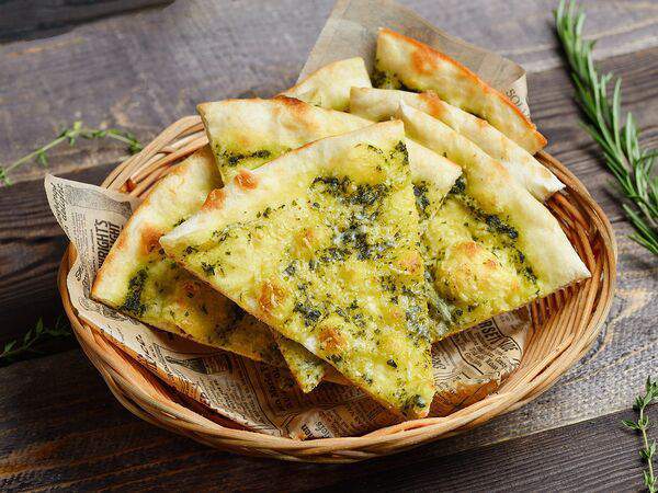 Ресторан Чеснок - Фокачча с соусом Песто