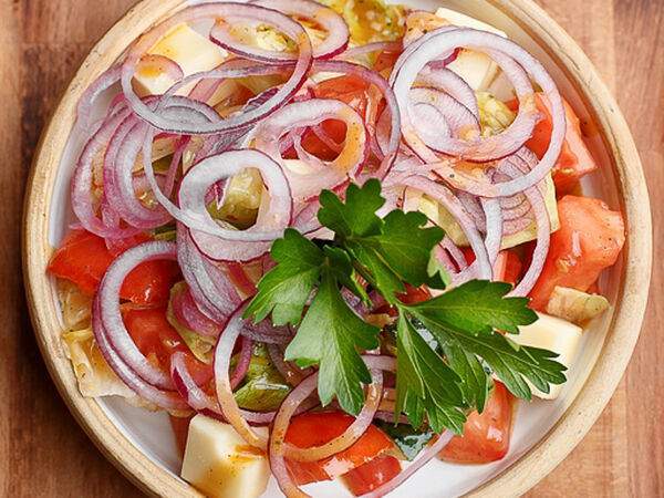 Хачапурия - Салат из овощей с домашним сыром