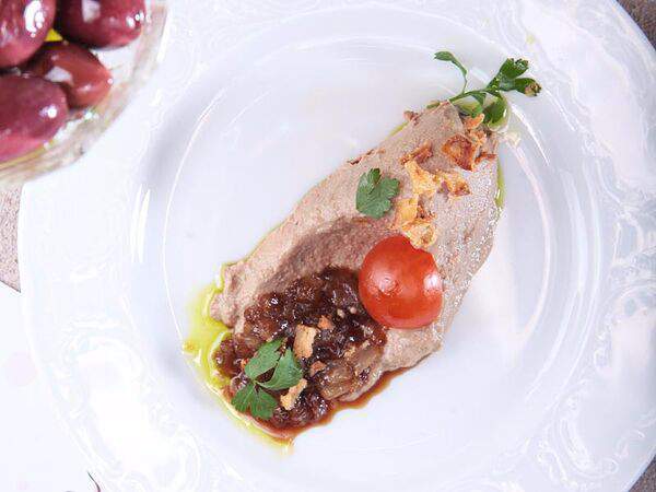 Rose Cafe - Паштет из цыпленка с луковым мармеладом