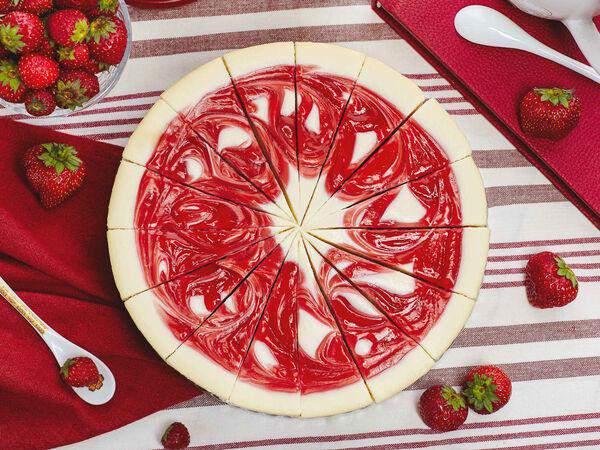 Десерт Коллекция - 1,66кг Чизкейк Нью-Йорк с клубникой Премиум