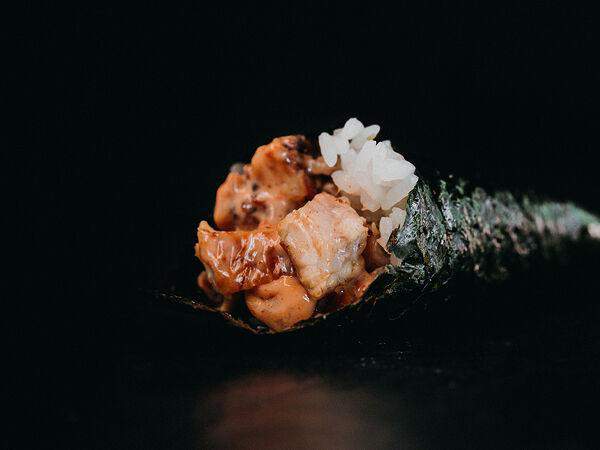 Koi sushi bar - Хенд-ролл Унаги Спайси