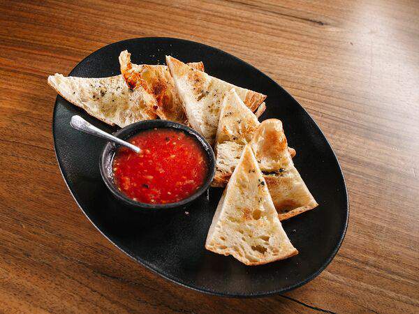 Ресторан Soho - Хлеб по-каталонски с соусом из томатов