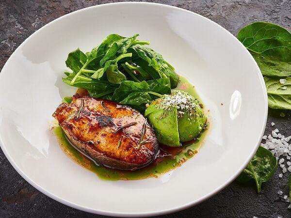 Eshak - Стейк из горбуши с авокадо