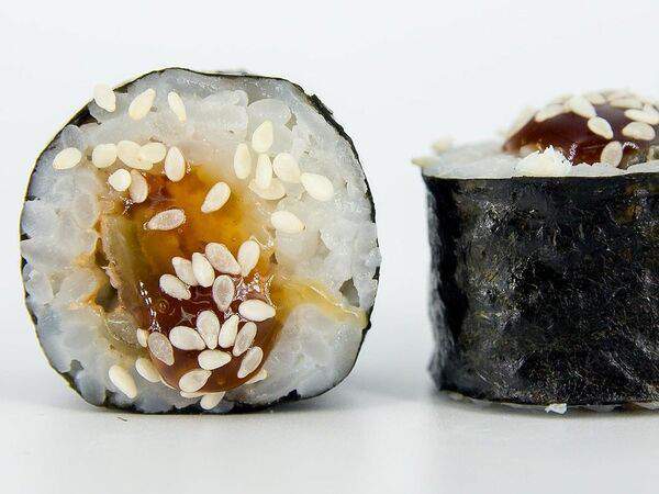 Лосось & Имбирь - Унаги маки