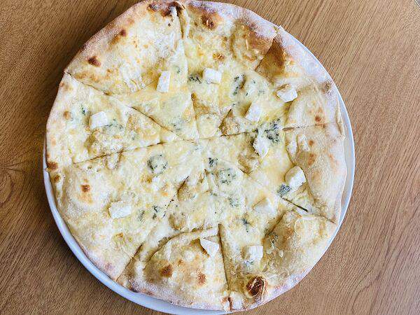 Изюм - Пицца Четыре сыра