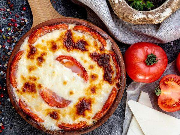 My megobari - Запеченный сулугуни с помидорами на кеци