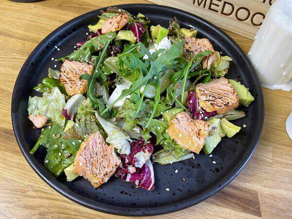 Dream Cafe - С лососем татаки и авокадо