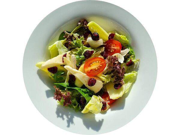 ILunch - Салат с сыром Бри и бальзамическим соусом