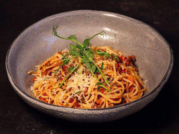 Между нами булочками - Болоньезе