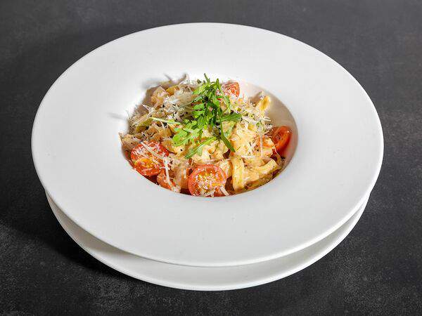 Happyterria - Тальятелле с тигровыми креветками и спаржей