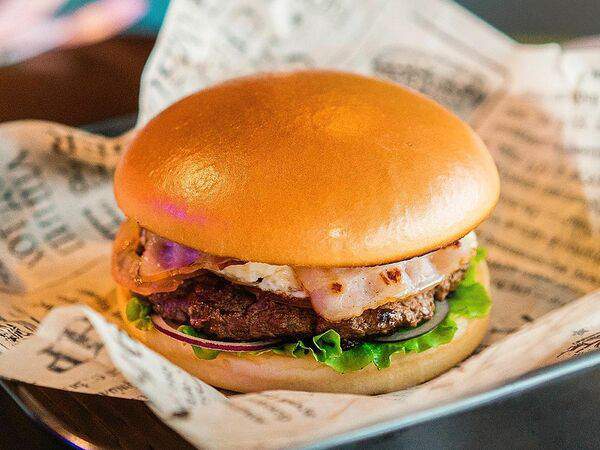 Mart Lounge Bar - С яйцом и беконом