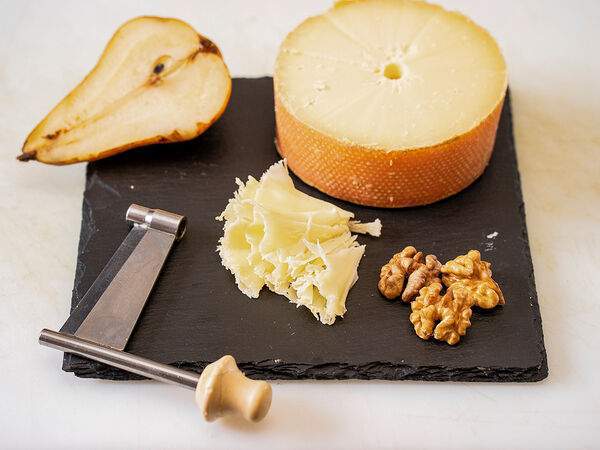 Probka hall - Сыр Тет де Муан