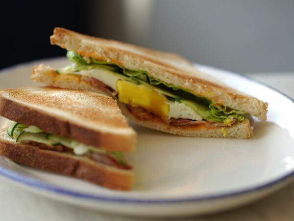 Кристалл - Тосты с беконом и яйцом