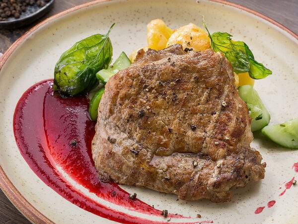 Вепрево колено - Крковичка с брусничным соусом