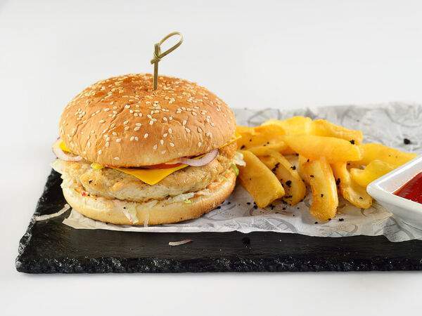 Осака - Бургер с курицей и овощами