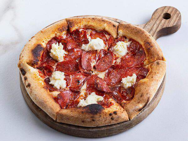 Holy place - Салями пиканте/ моцарела