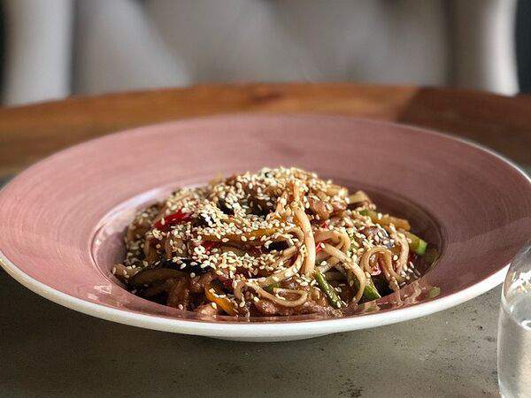 Plita - Удон с телятиной и овощами