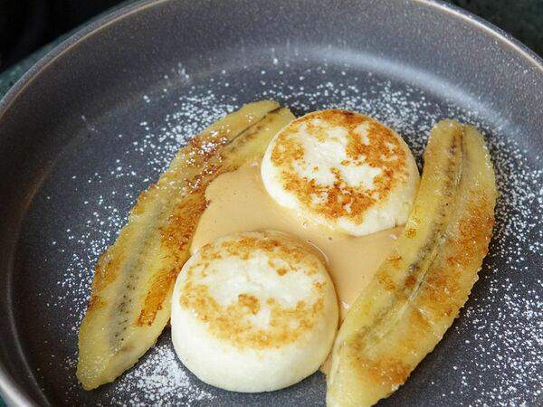 Bon Bon кофейня - Сырники, запеченные с бананом