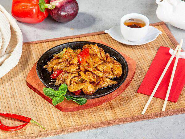 Тайшань - Курица с бамбуком на сковороде