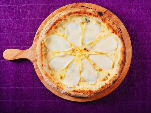 Дрова - Пицца с грушей и дорблю