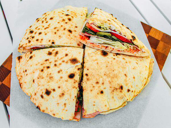 Городское кафе Дружба - Сэндвич Дружба с ветчиной и цыпленком