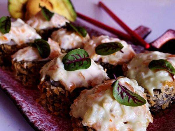 Avocado Chaos - Жареный спайси с лососем