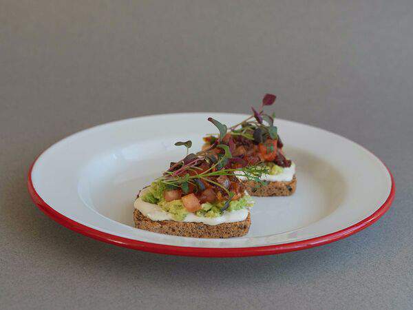 Крапива - Авокадо-тост