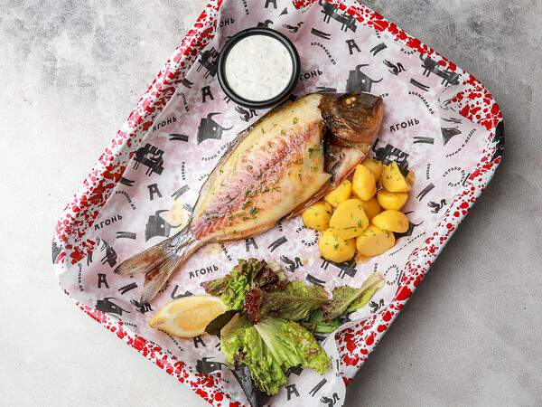 Агонь BBQ Ratskeller - Дорадо с молодым картофелем